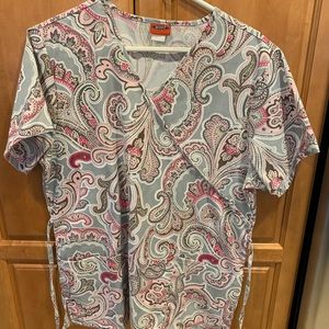 Women’s scrub top